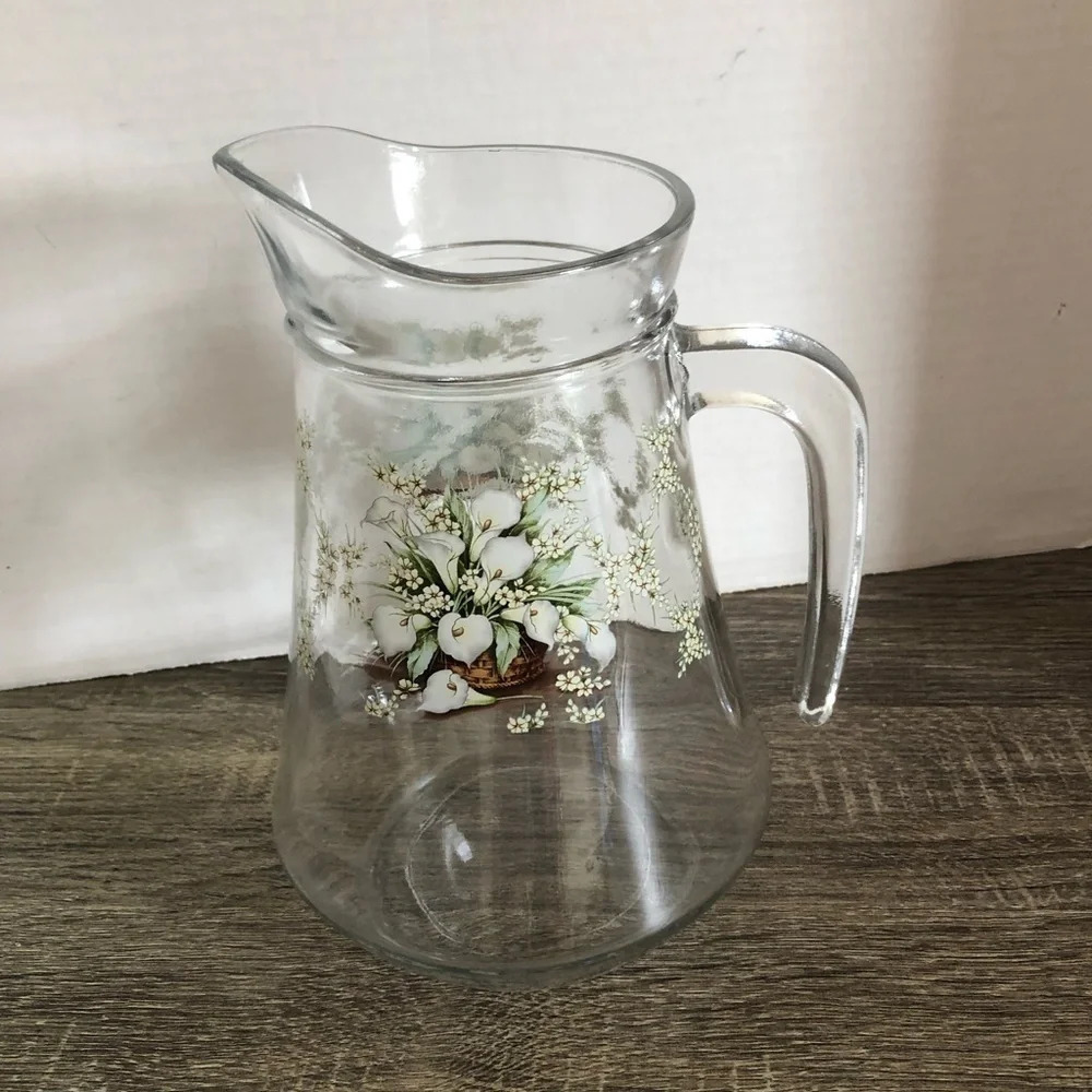 Vtg Lily Pitcher
